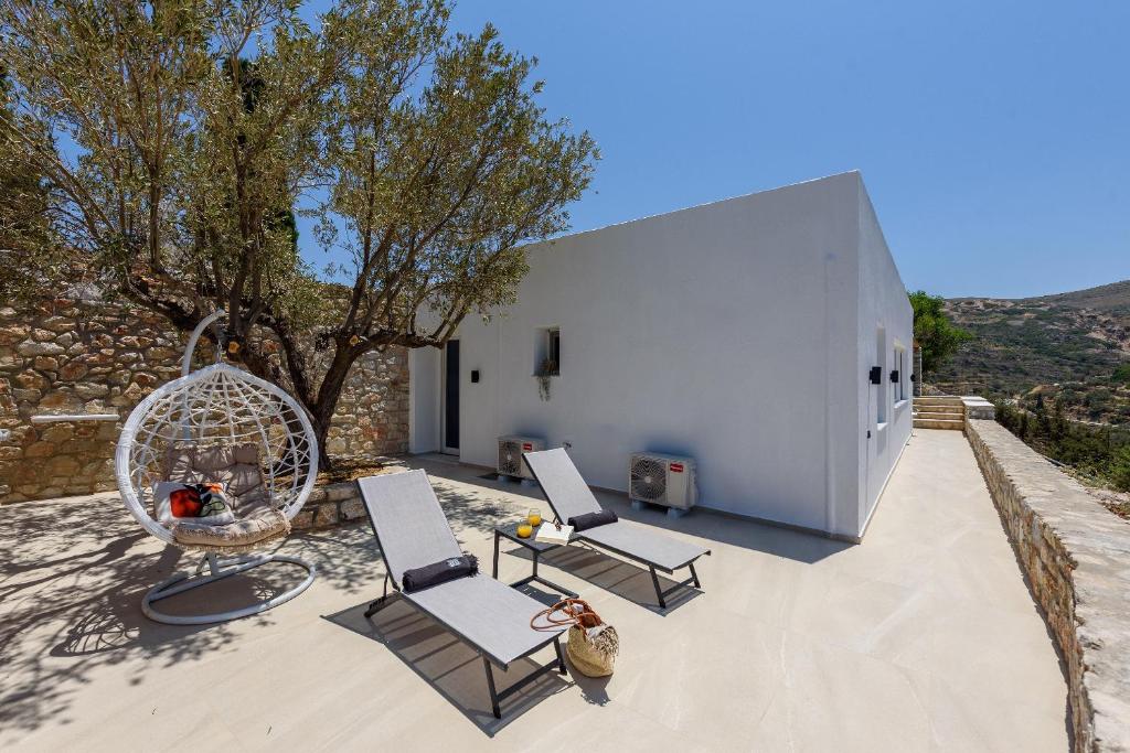 Byzantine Path Villa Back Relax Area