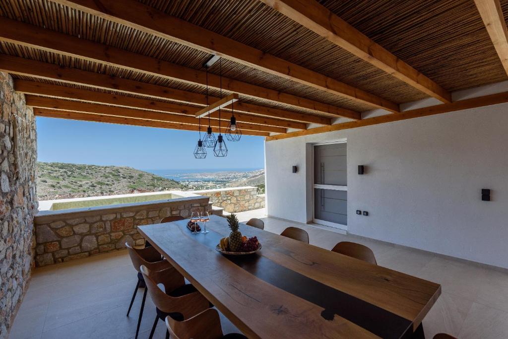 Byzantine Path Villa outside